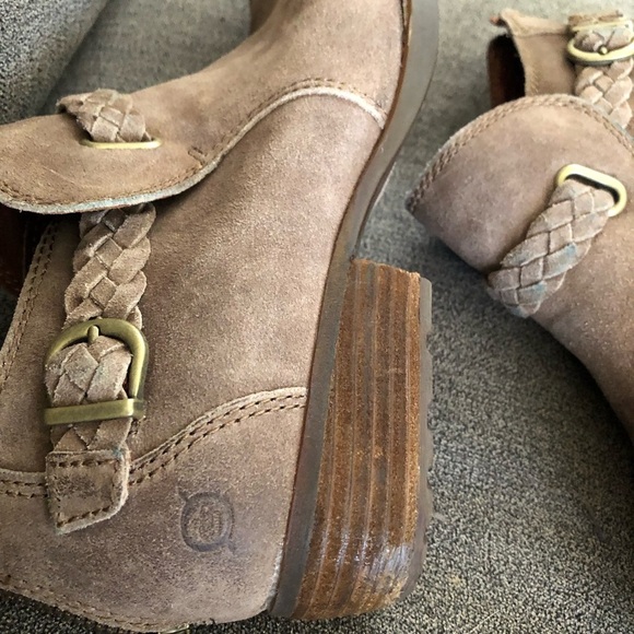 Born tan suede ankle booties - Picture 7 of 7